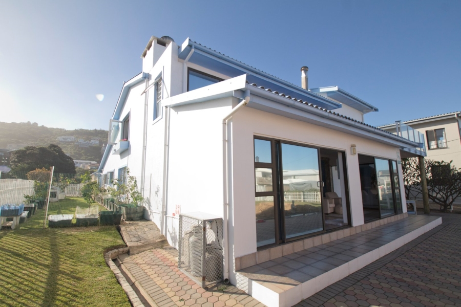 4 Bedroom Property for Sale in Outeniqua Strand Western Cape